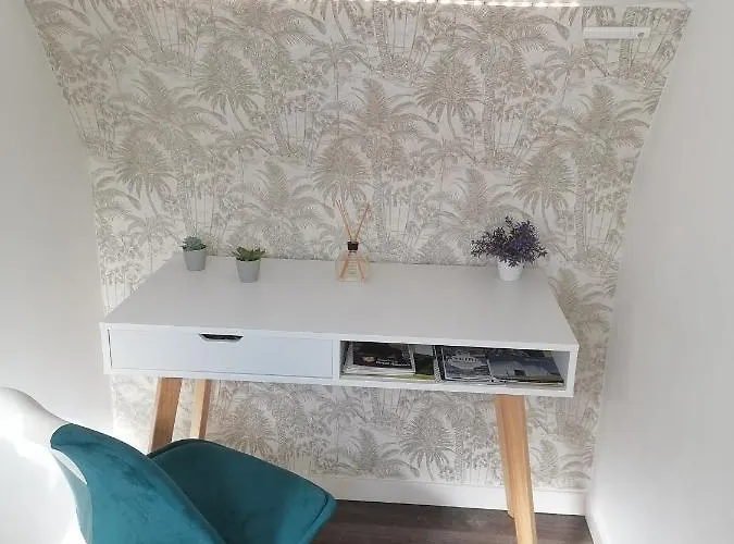 Porta 10 - Perfect For 2 With Small Terrace * أفيرو