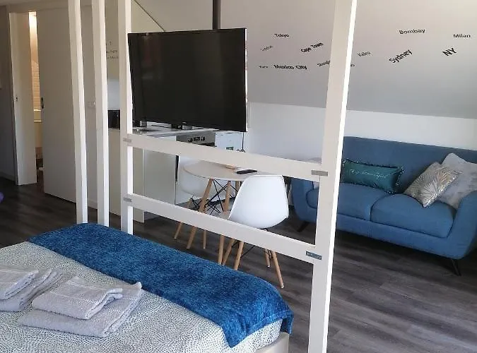 Porta 10 - Perfect For 2 With Small Terrace أفيرو